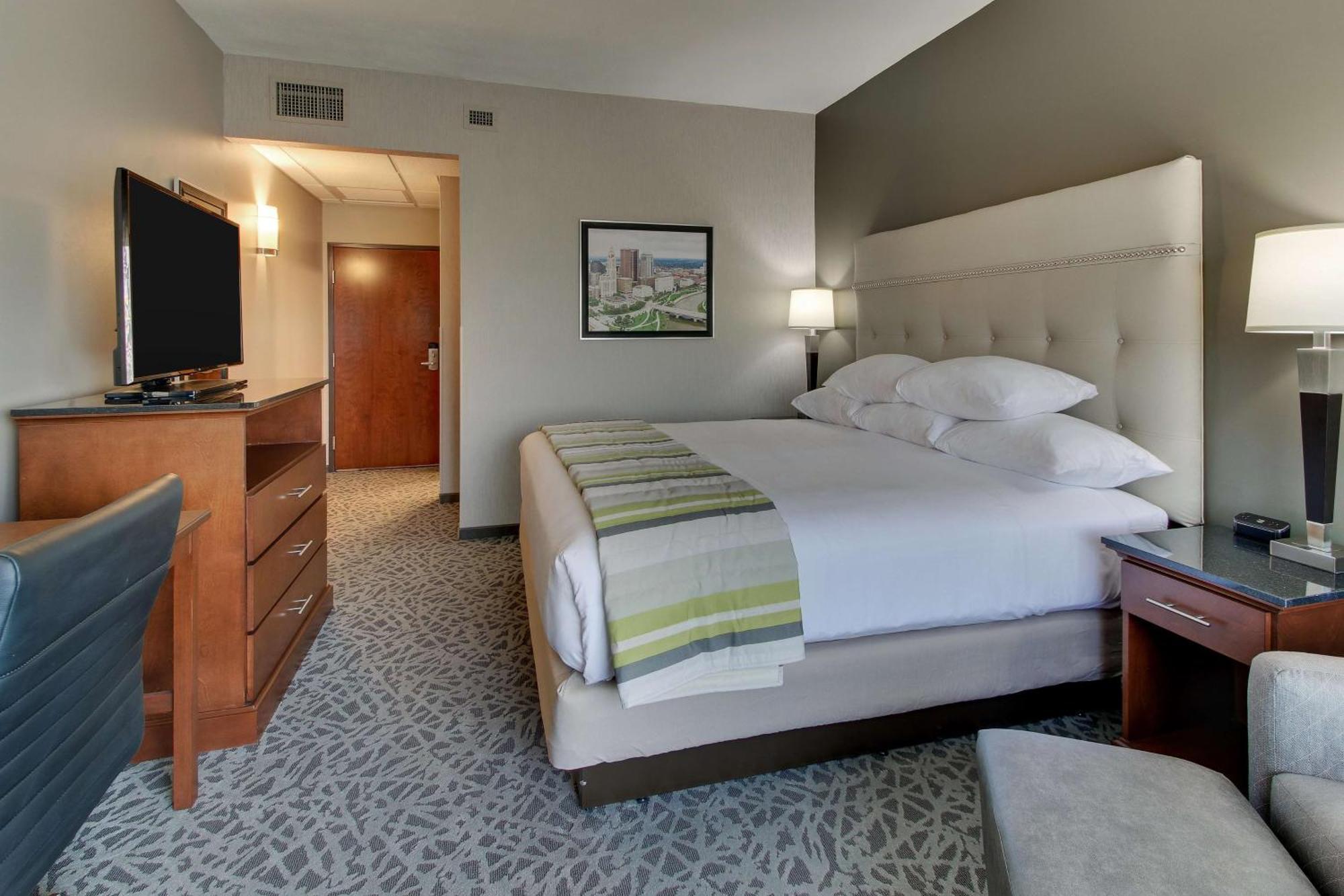 Drury Inn & Suites Cleveland Beachwood Exteriör bild