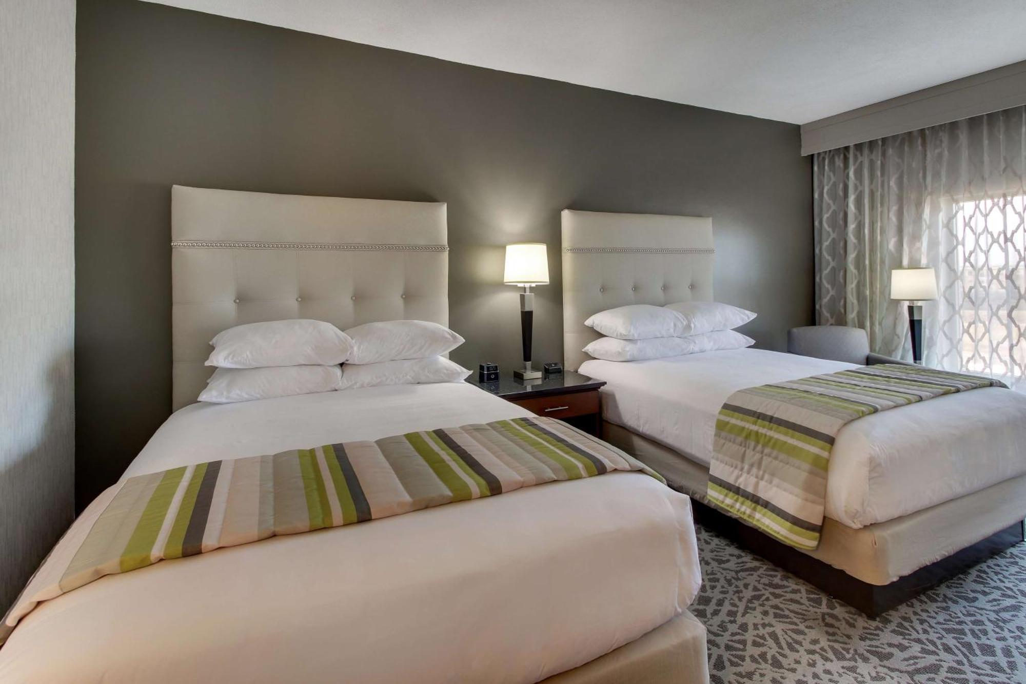 Drury Inn & Suites Cleveland Beachwood Exteriör bild