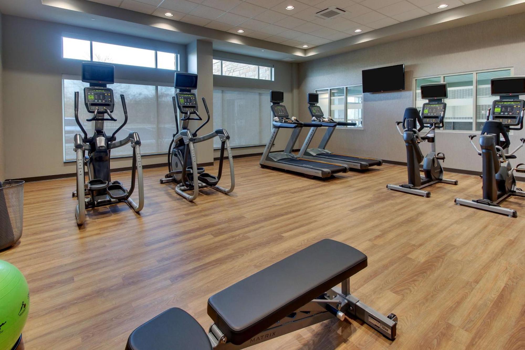 Drury Inn & Suites Cleveland Beachwood Exteriör bild