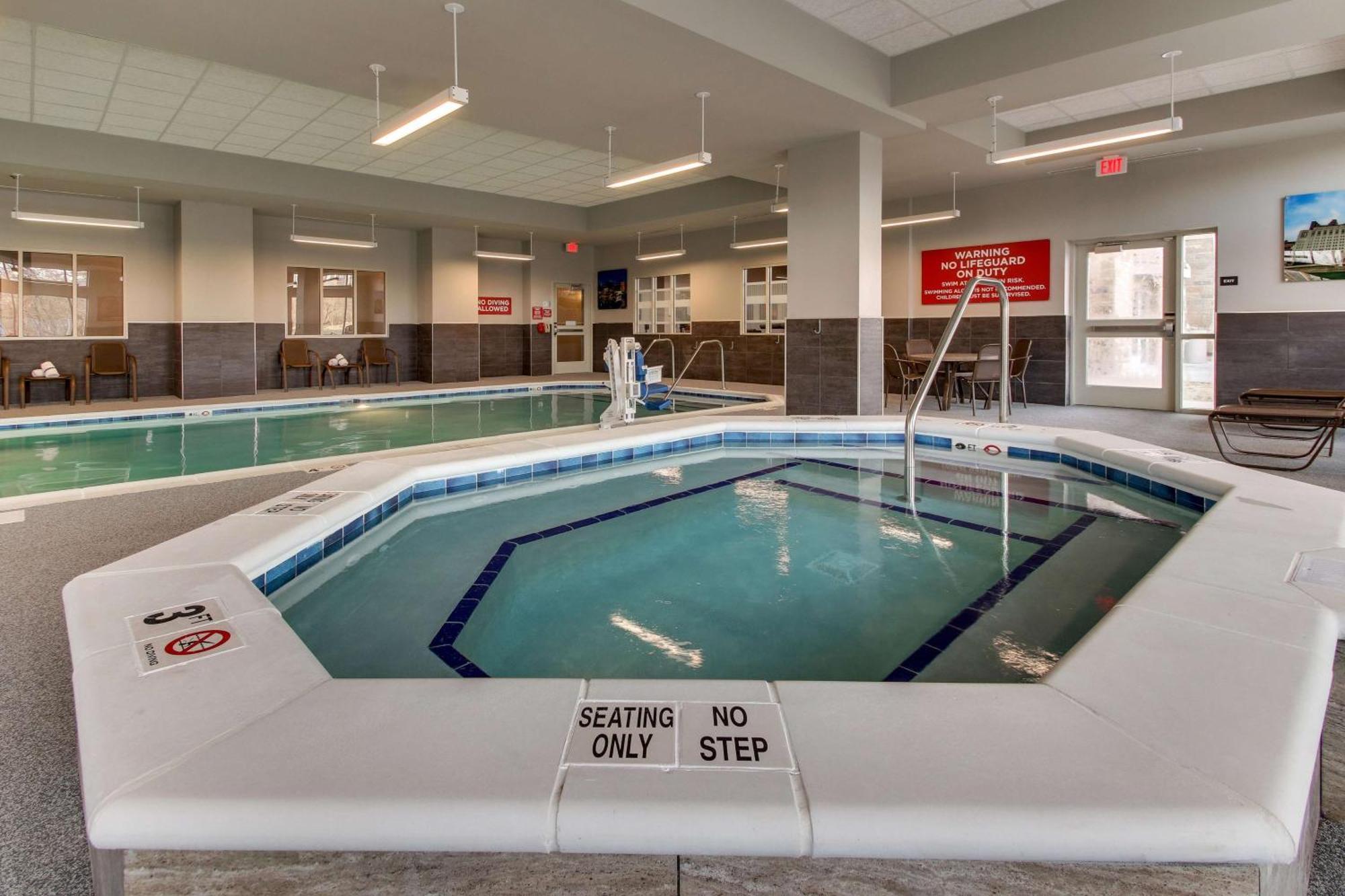 Drury Inn & Suites Cleveland Beachwood Exteriör bild