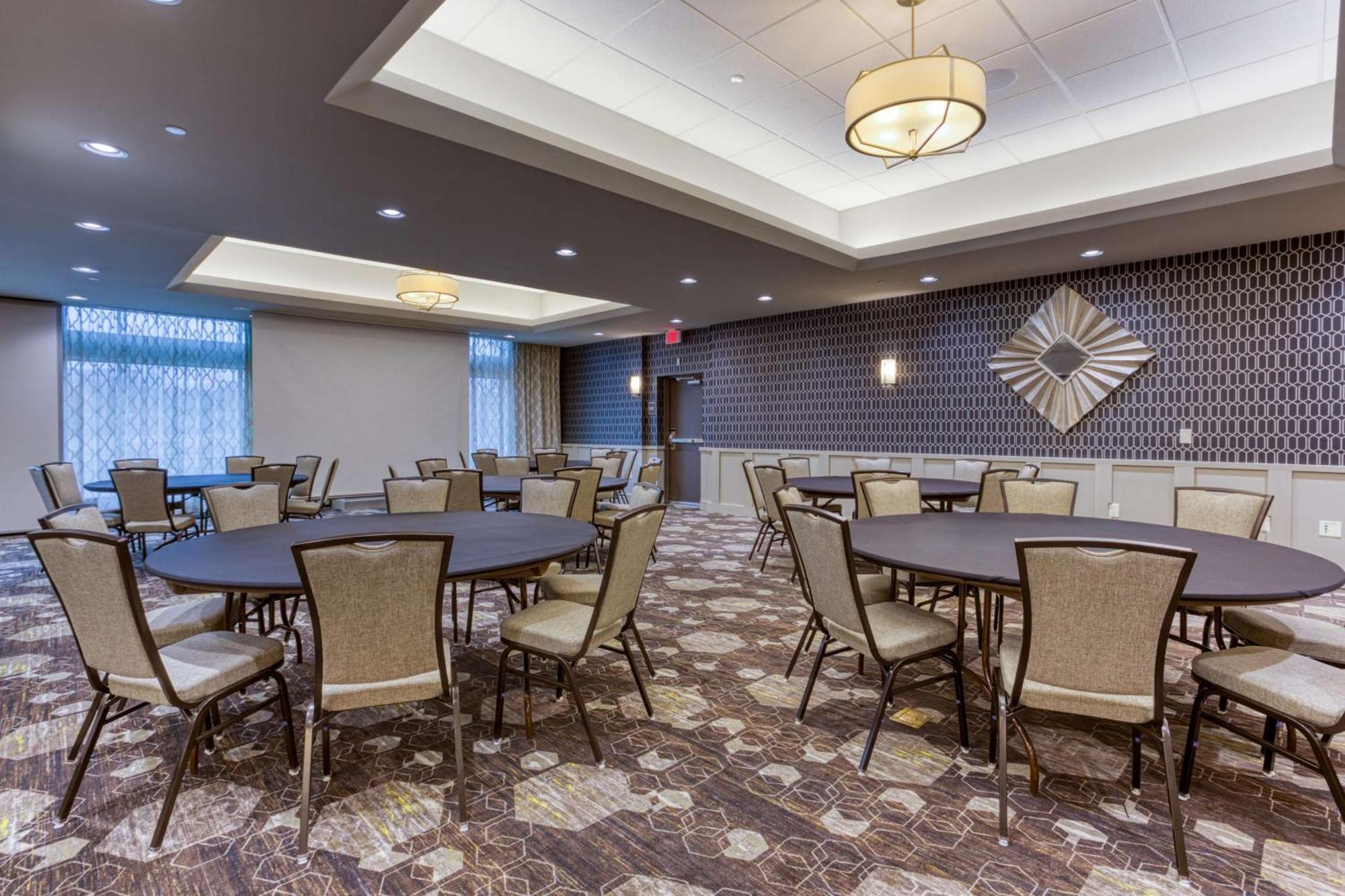 Drury Inn & Suites Cleveland Beachwood Exteriör bild