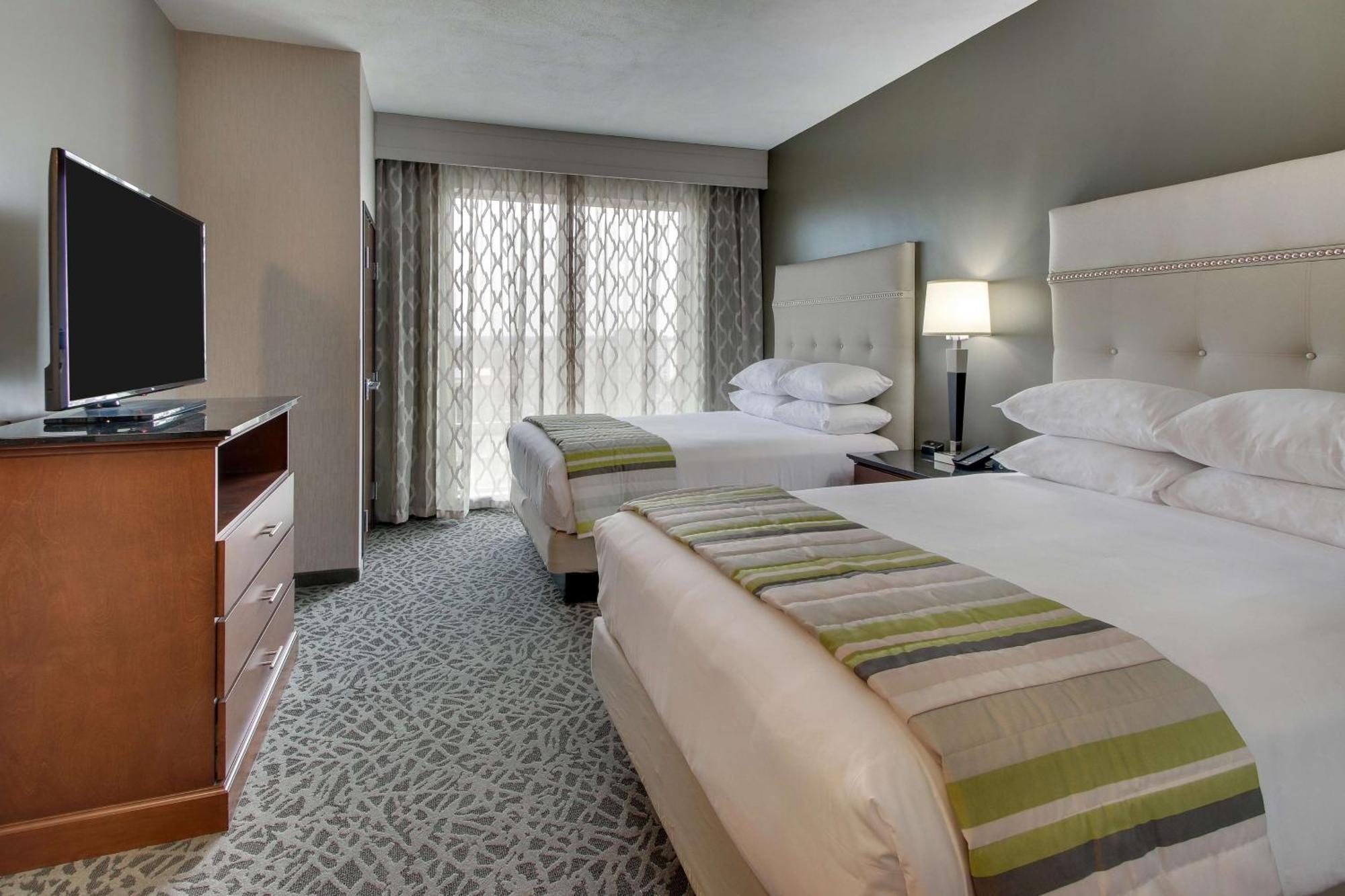 Drury Inn & Suites Cleveland Beachwood Exteriör bild