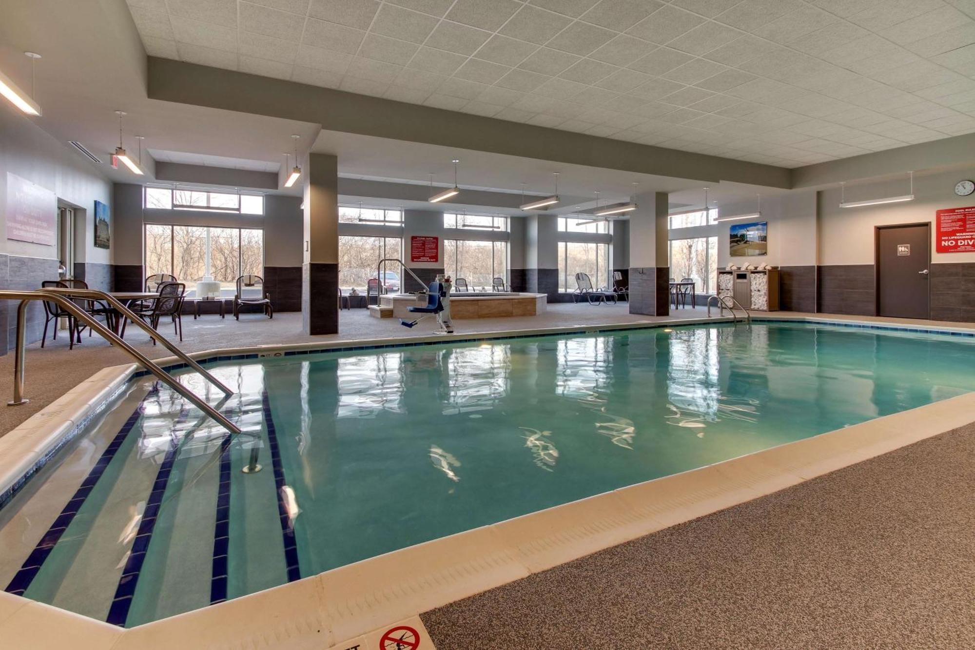 Drury Inn & Suites Cleveland Beachwood Exteriör bild