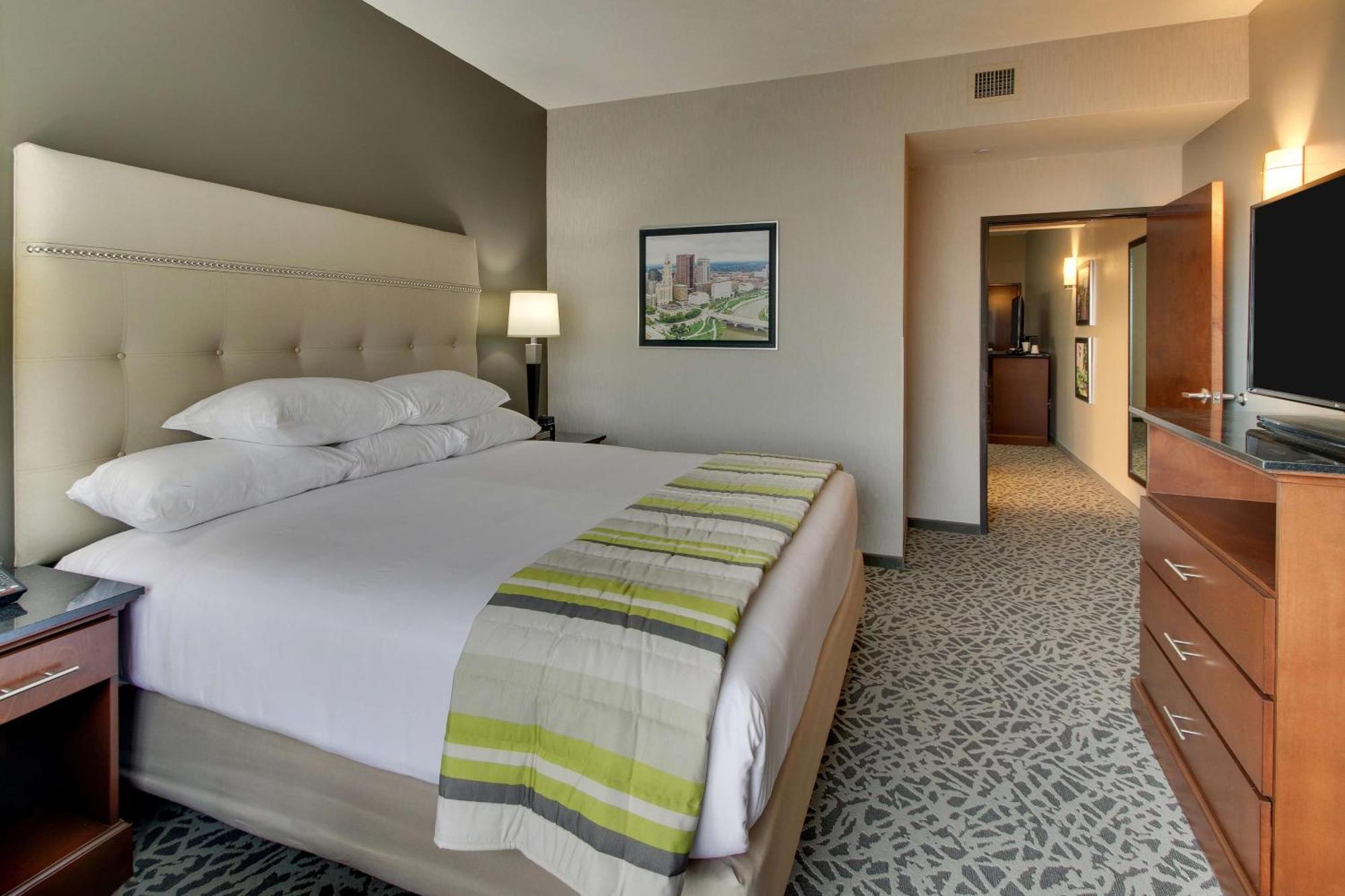 Drury Inn & Suites Cleveland Beachwood Exteriör bild