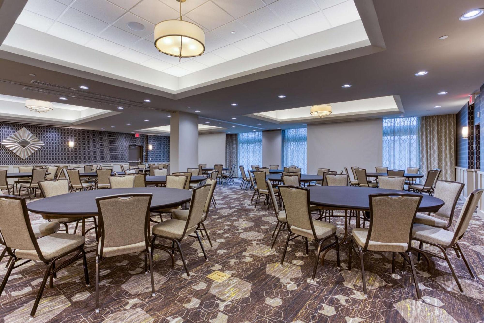 Drury Inn & Suites Cleveland Beachwood Exteriör bild